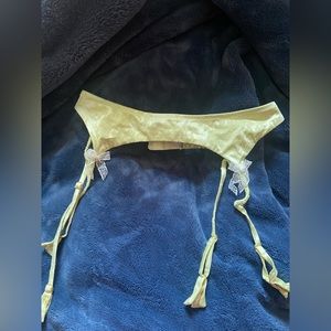 3/$20 Victoria’s Secret Garter